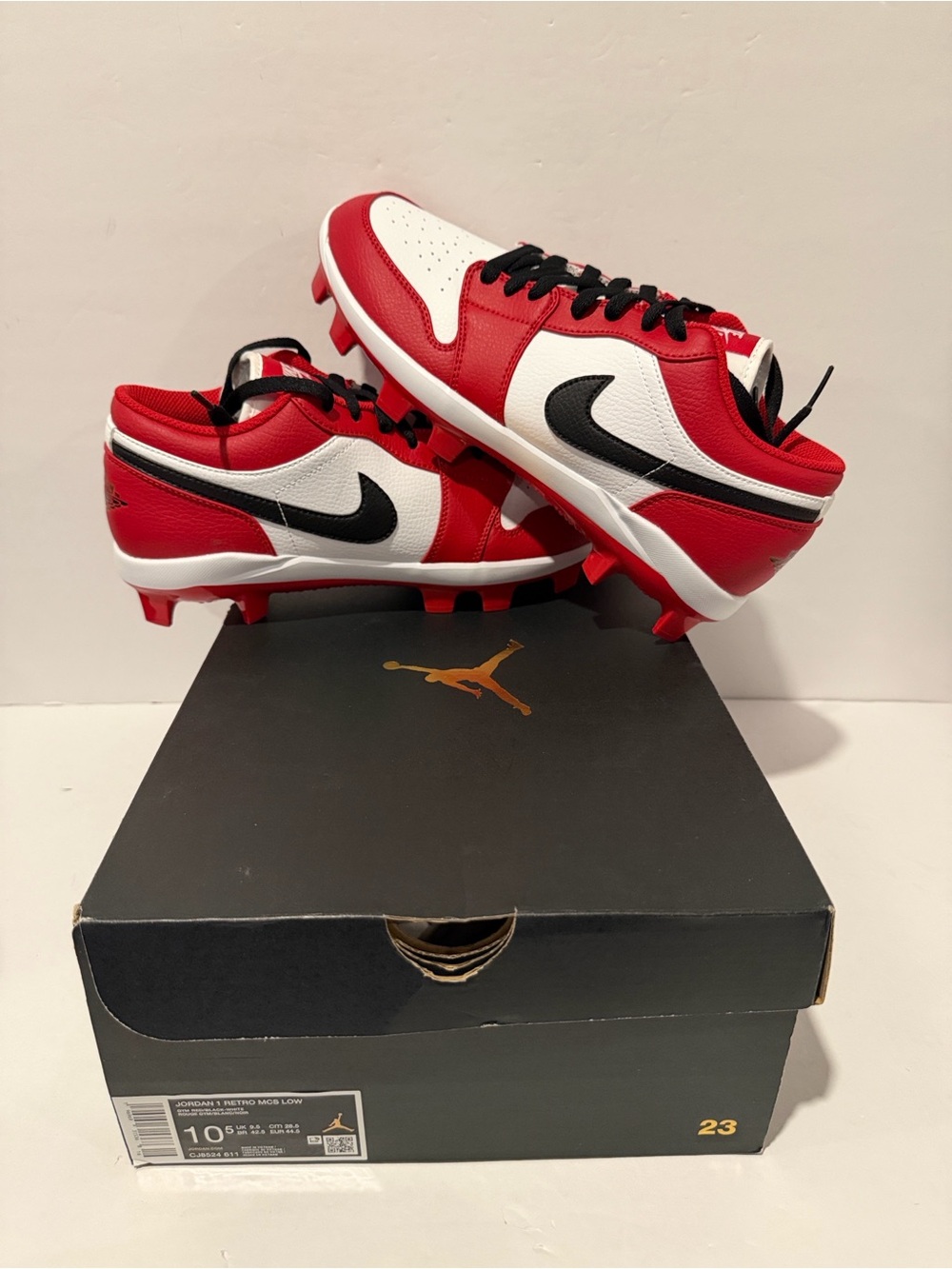 Air Jordan 1 Retro MCS Low 'Chicago' Sz: 10.5 / 11.5 (CJ8524-611)